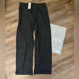 ÉTERNE Charcoal Lounge Pants – Size Large (NWT)